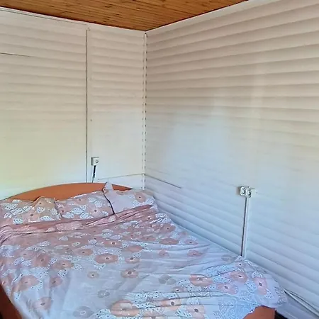 Apartment сдам посуточно дом со сруба с беседкой в элитном районе совиньон Odesa