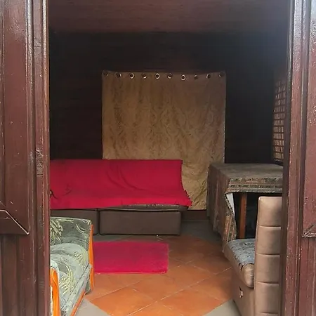сдам посуточно дом со сруба с беседкой в элитном районе совиньон Apartment *