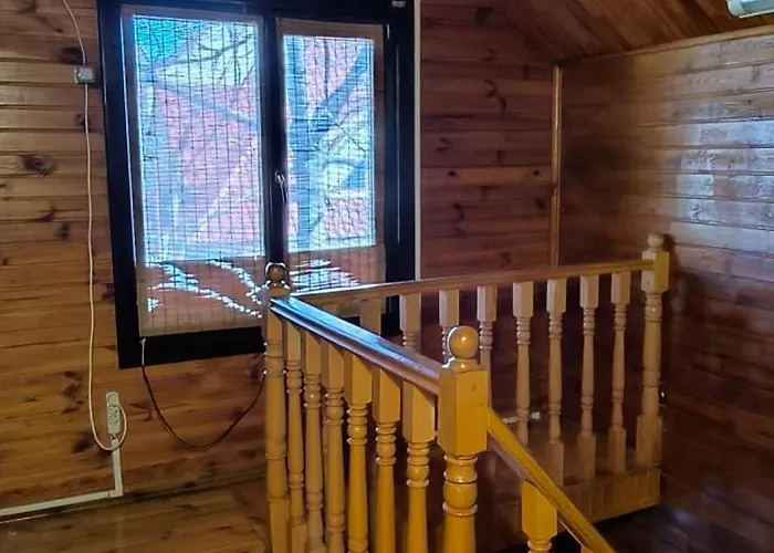 сдам посуточно дом со сруба с беседкой в элитном районе совиньон Odessa