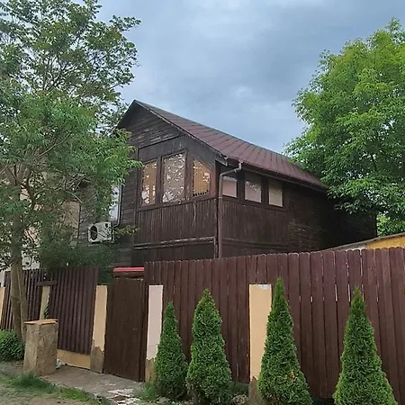 сдам посуточно дом со сруба с беседкой в элитном районе совиньон Appartement Odessa