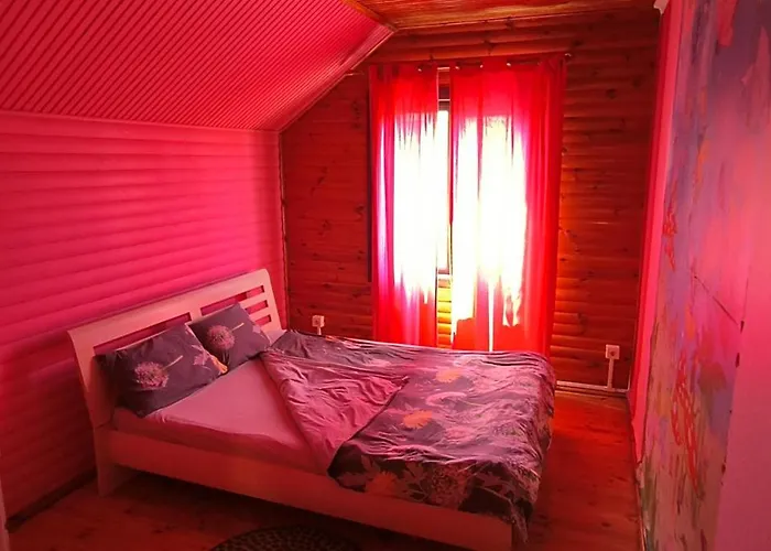 сдам посуточно дом со сруба с беседкой в элитном районе совиньон Odessa